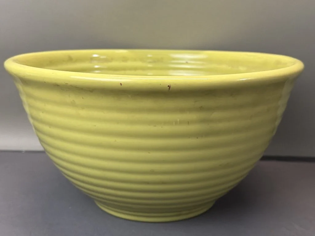 190 - Lot 67 - Bauer pottery bowl.jpg