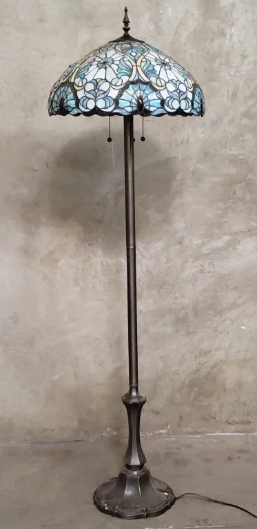 102_Lot_127_Tiffany-style_leaded_glass_and_metal_floor_lamp.jpg