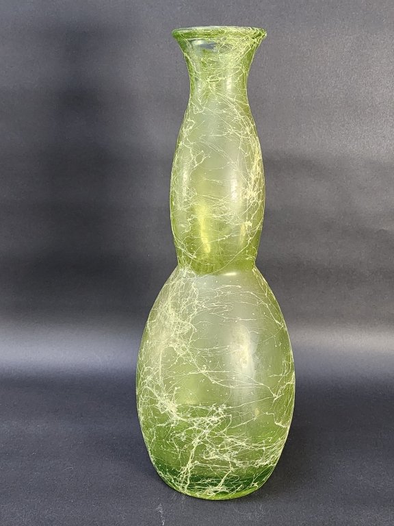 079_Lot_384_Mid-century_spaghetti_string_art_glass_vase.jpg