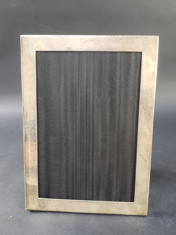 057_Lot_424_Tiffany_and_Co_sterling_silver_picture_frame.jpg