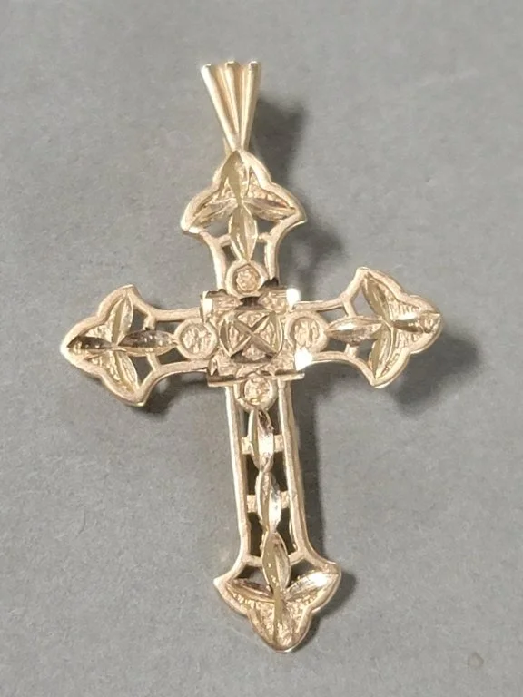 041 - Lot 446 - 14k gold cross pendant.jpg