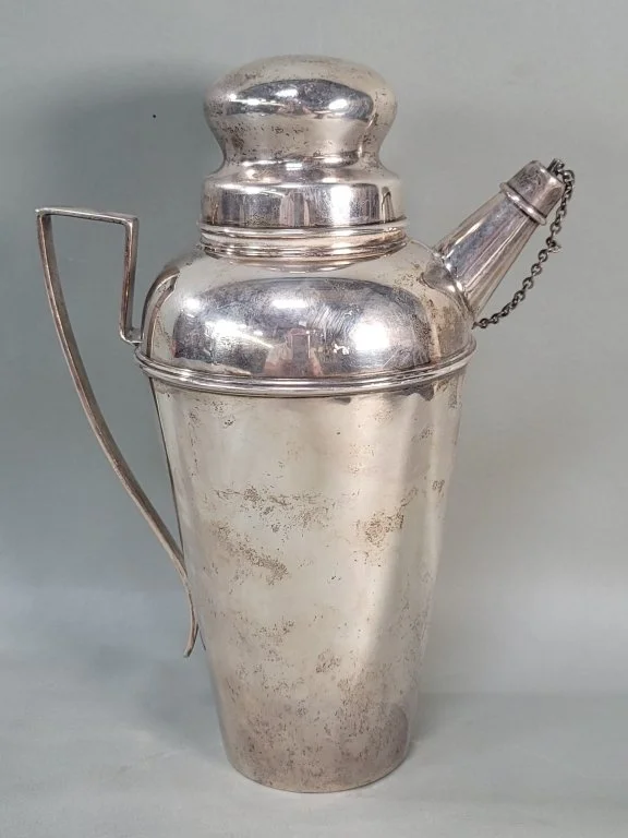 015 - Lot 102 - Sterling silver Art Deco style cocktail shaker.jpg