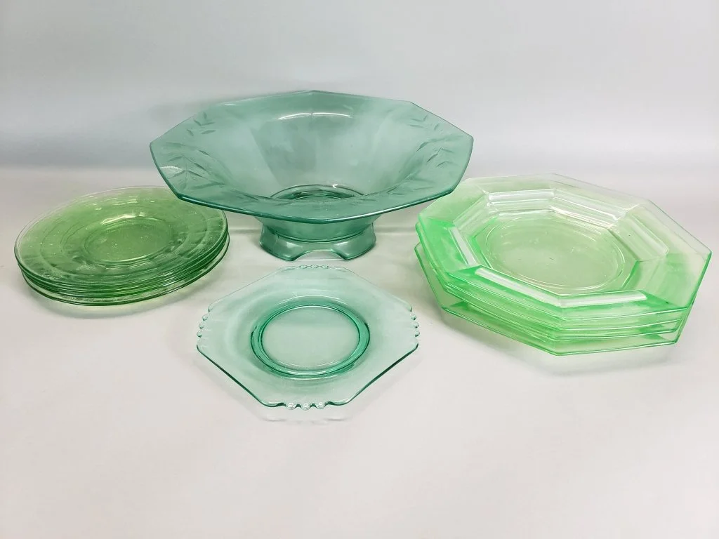 147_Lot_375u_Group_of_vintage_uranium_glass_-_bowl_and_plates.jpg