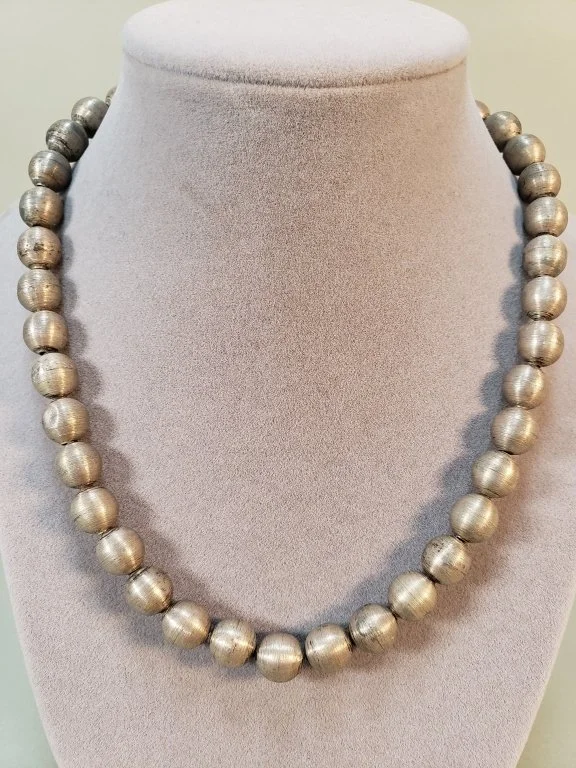135_Lot_425_Vintage_sterling_silver_bead_necklace.jpg