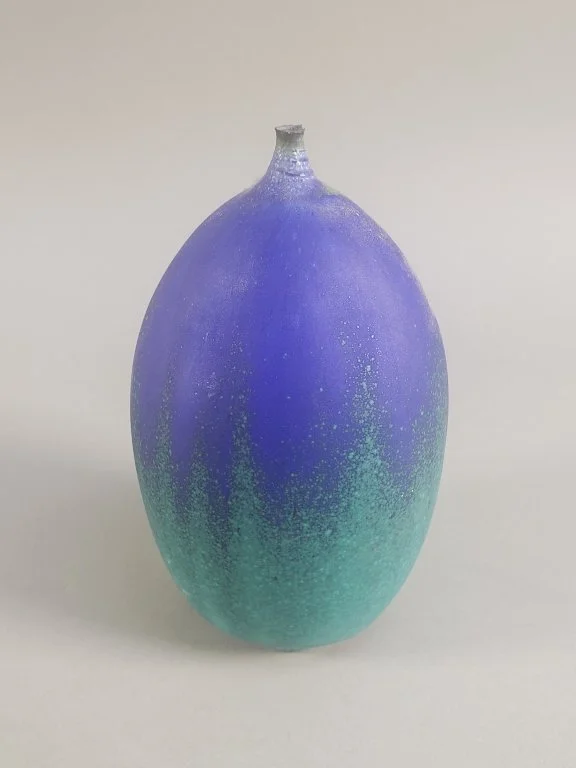 010 - Lot 569 - Rose Cabat Feelie vase.jpg