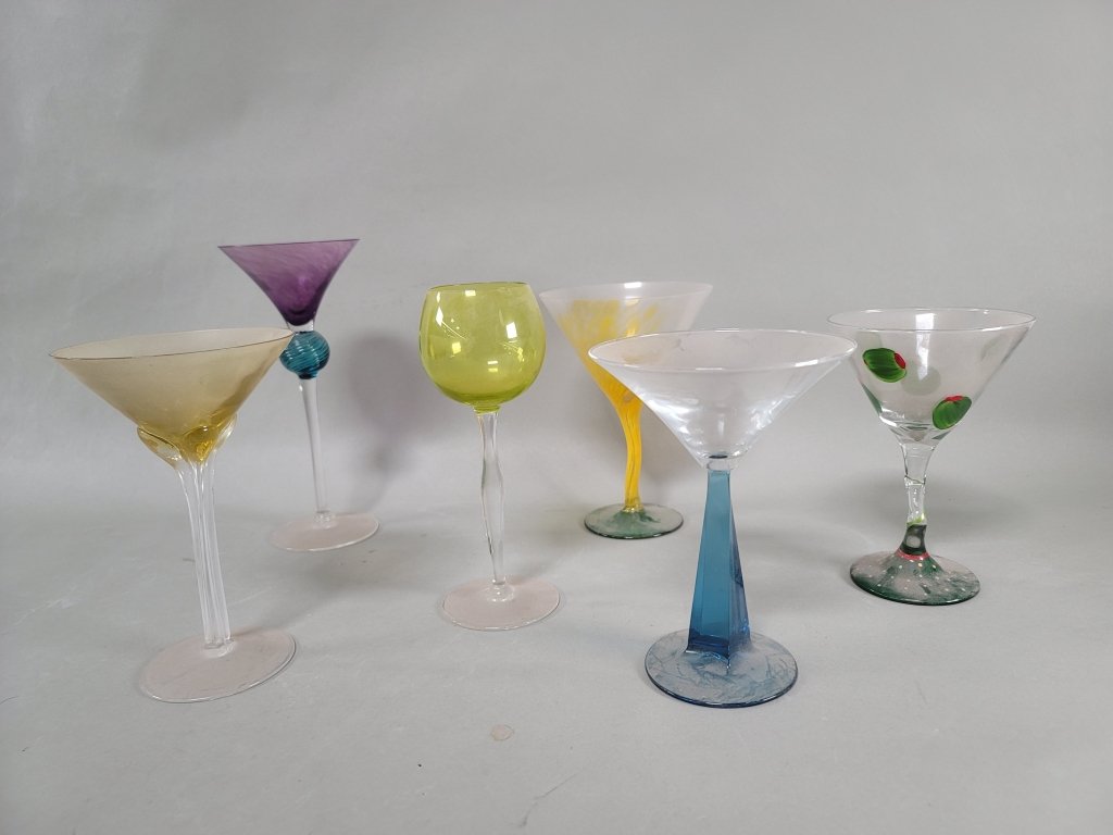 164 - Lot 442 - Group of Mid century Modern art glass margaritas.jpg
