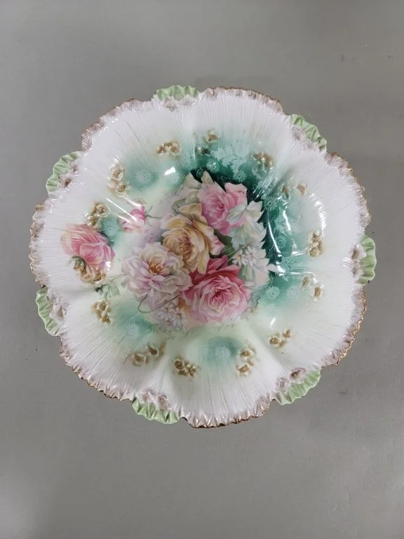 425 R. S. Prussia hand painted porcelain scalloped.jpg