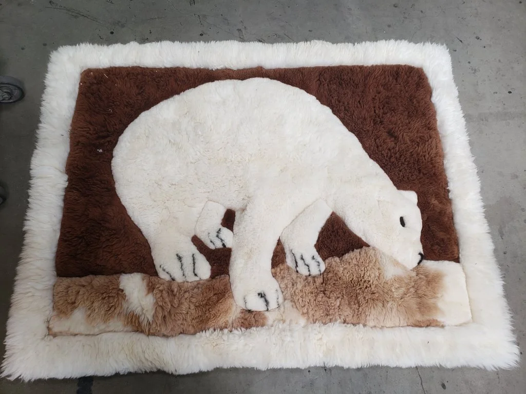 104_Lot_604_Alpaca_rug_made_in_Peru.jpg