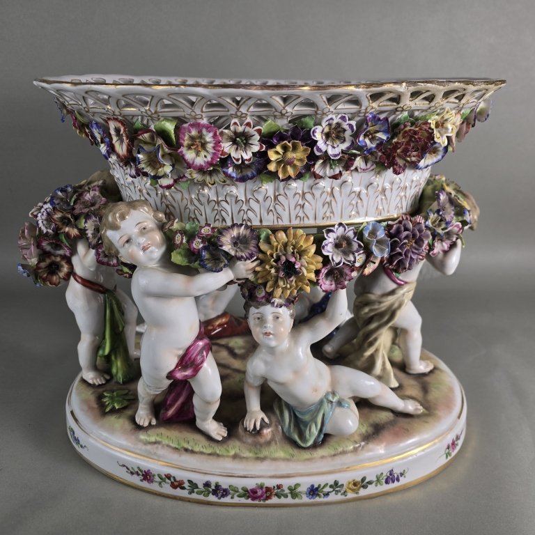 044_Lot_32_Von_Schierholz_porcelain_center_piece_bowl.jpg