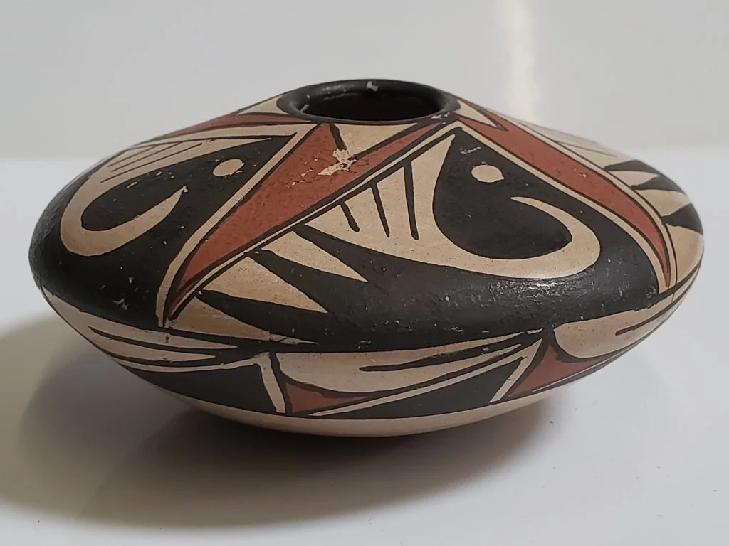 141_Rank_141_Lot_113_Amelia_Martinez_minature_pottery_vase.jpg