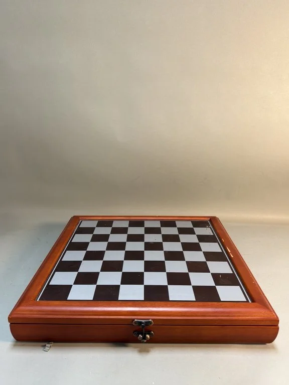 186_Lot_54_Excalibur_civil_war_composite_chess_pieces_with.jpg