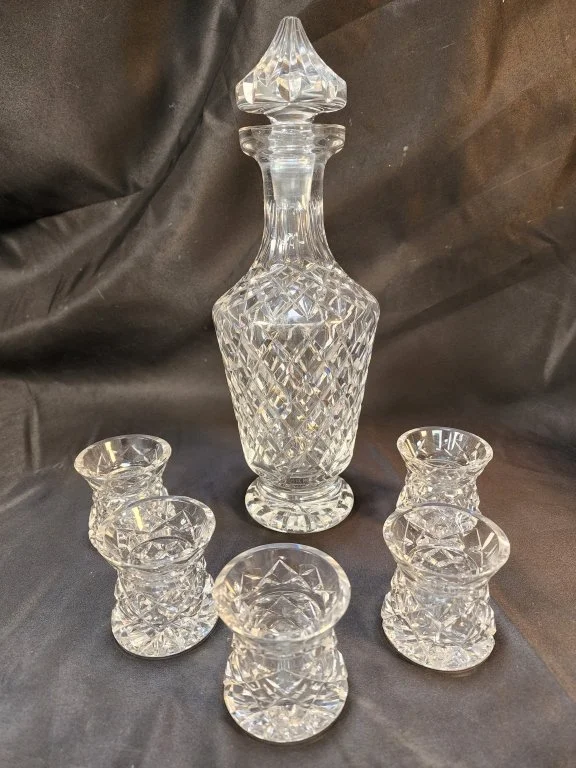 137 - 175 Crystal liquor set decanter and 5 glasses,.jpg