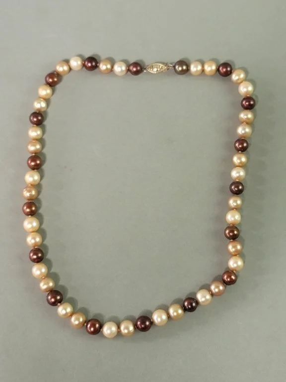 103_Lot_258_Pearl_necklace_with_14k_gold_clasp.jpg