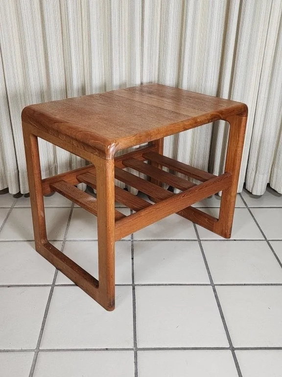 020 - 336h Mid-century Danish teak Dyrlund side table.jpg