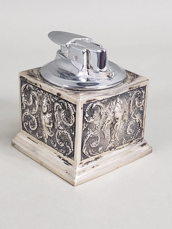 059 - 563 Sterling silver and stainless steel lighter.jpg