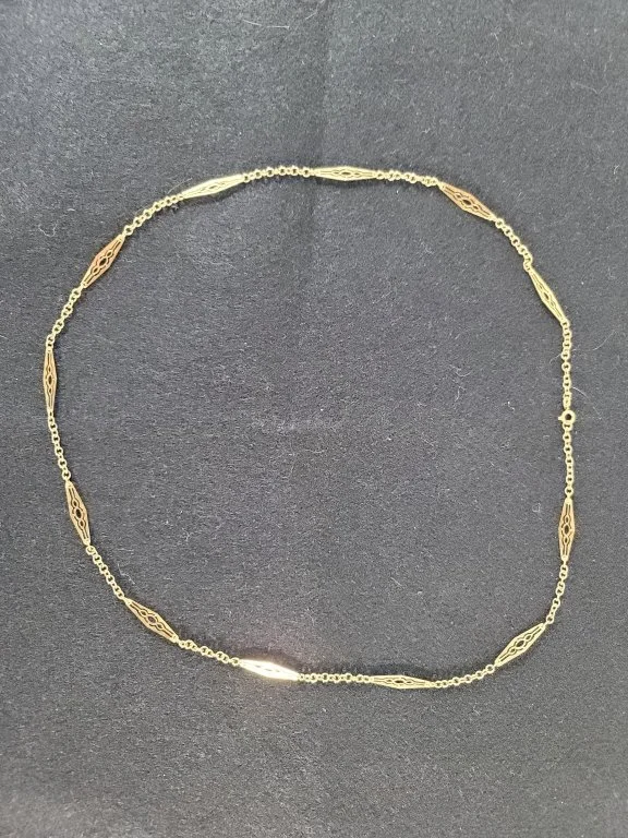 002_Lot_316_18k_gold_chain_necklace.jpg