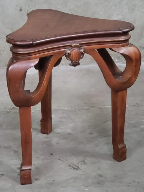 136_Lot_207_Antique_mahogany_triangular_shaped_side_table.jpg