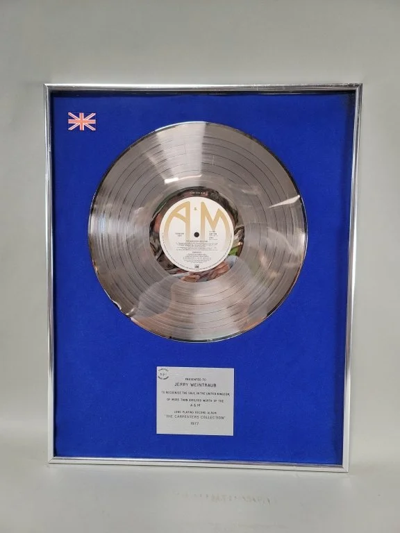 055_Lot_83_Vintage_1977_Jerry_Weintraub_sales_award_plaque.jpg