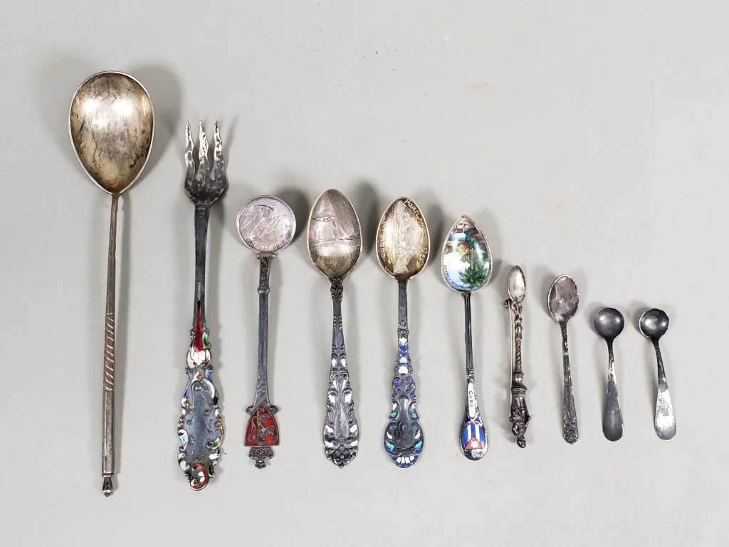 099_Lot_140_Group_of_sterling_silver_souvenir_spoons.jpg