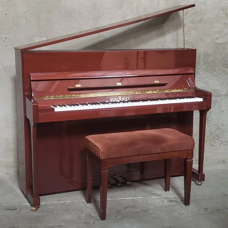 009_Lot_139_Schimmel_300.023_upright_piano_with_bench.jpg