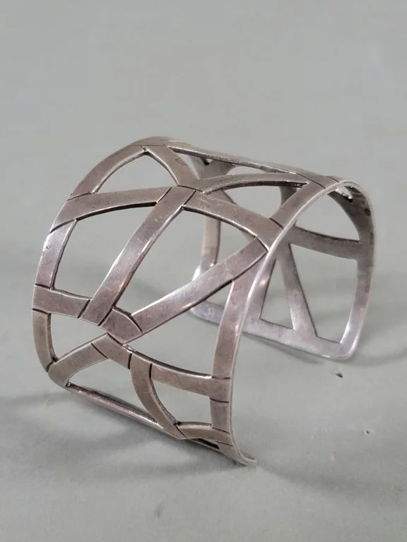165 - Lot 403 - Sterling silver modernist style bracelet.jpg