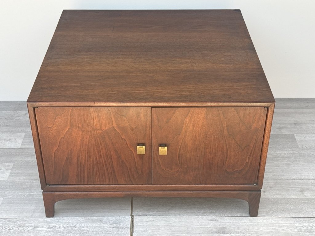 112 - Lot 410h - Mid-century Modern side table.jpg