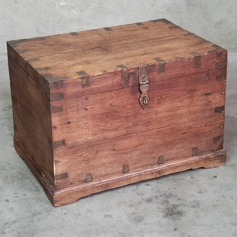 144_Lot_446_Antique_walnut_chest.jpg