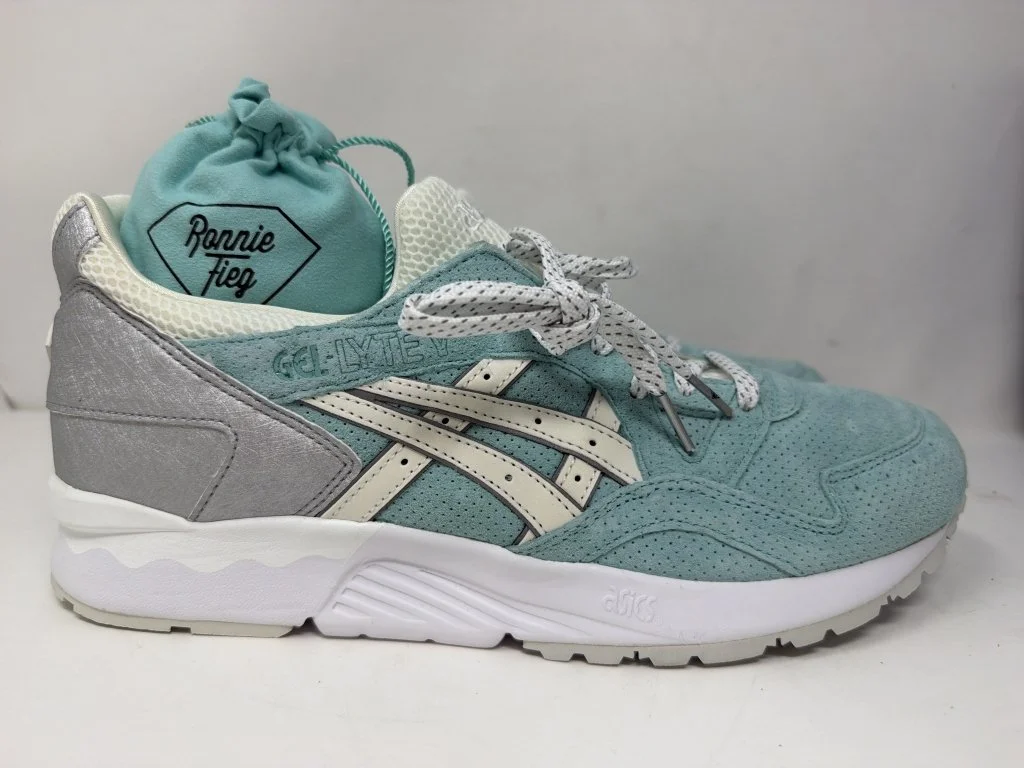 115_Lot_502_Men's_ASICS_Gel-Lyte_V_Diamond_Supply_Co._x_Ronnie_Fieg_sneakers.jpg