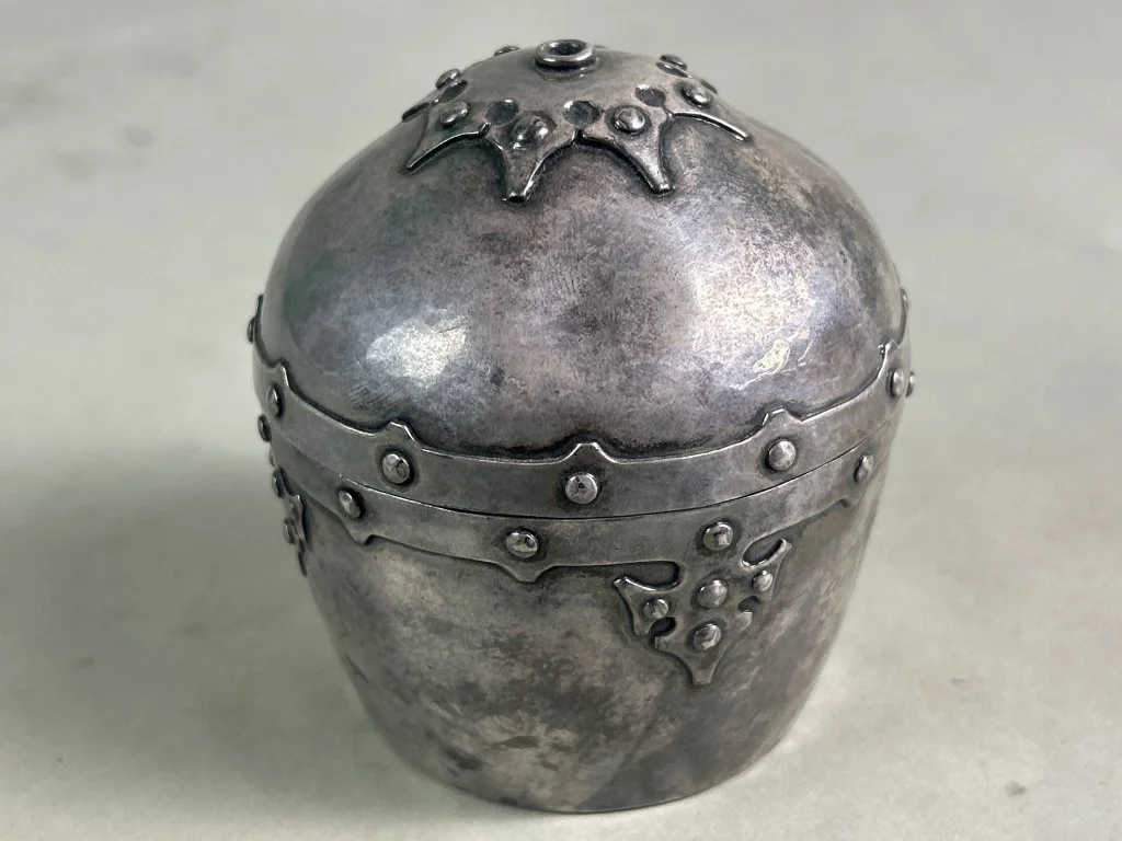 049_Lot_174_Shreve_and_Co_hammered_sterling_silver_inkwell.jpg