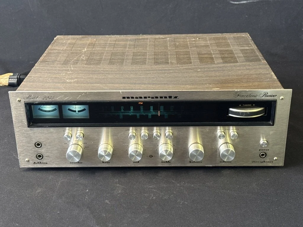003_Rank_003_Lot_514h_Vintage_Marantz_Stereophonic_receiver_model_2245.jpg