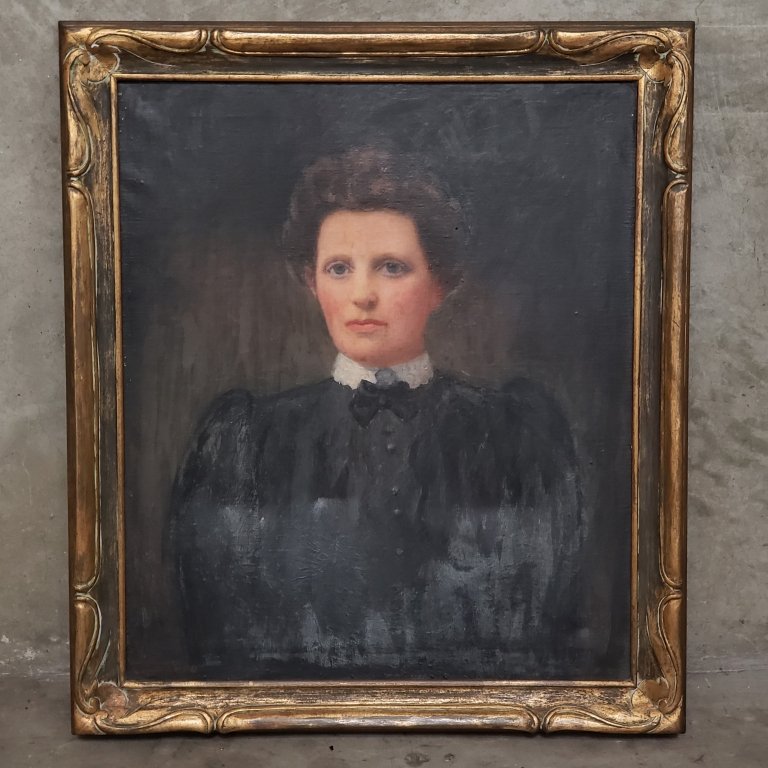 085_Lot_139_Antique_oil_painting_on_canvas_portrait.jpg