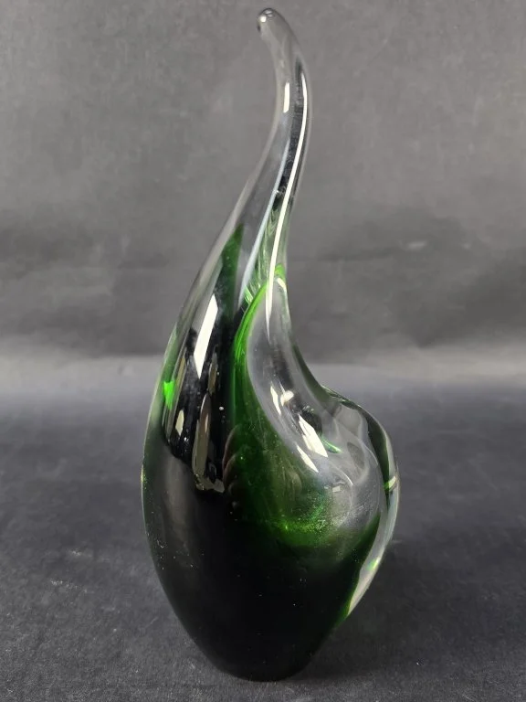 090_Lot_14_Mid-century_modern_Danish_art_glass_vase_d.jpg