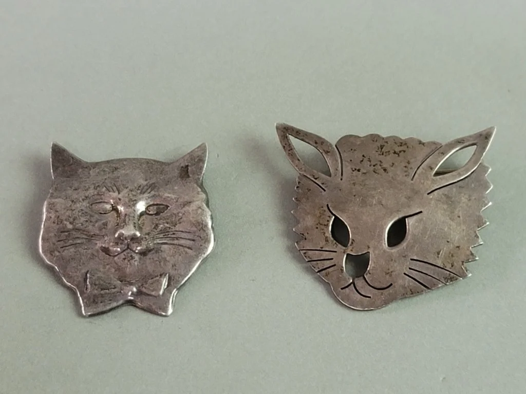 077 - Lot 131 - Sterling silver cat's face brooches.jpg