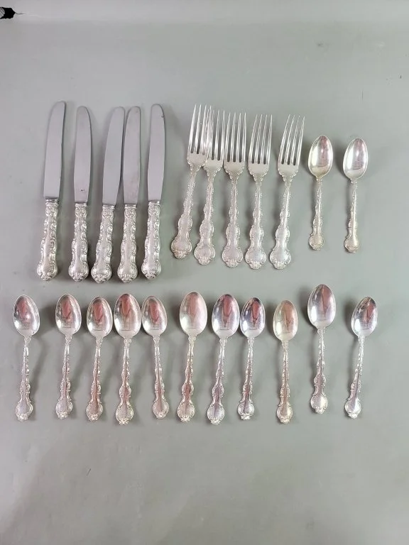 013_Lot_279_23_pieces_of_Birks_sterling_silver_flatware.jpg