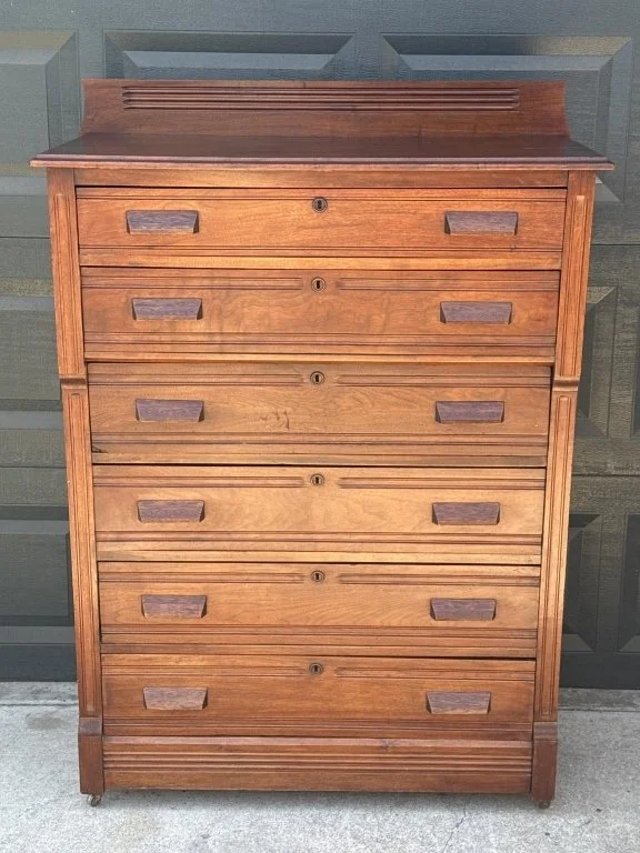 115_Lot_345h_Antique_chest_of_drawers.jpg