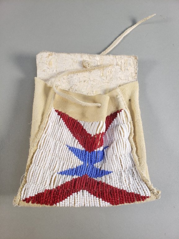 075 - 131 Native American style beaded leather pouch.jpg