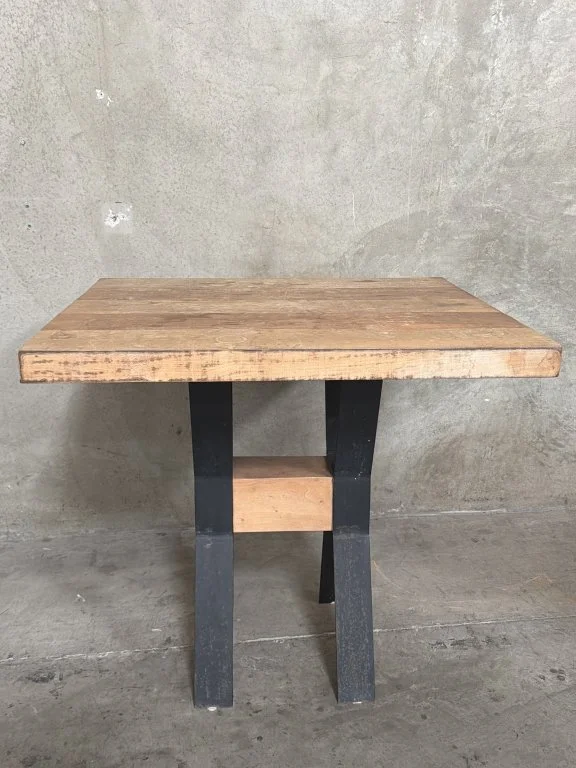 165_Lot_284_Thomas_Bina_Tyson_style_wood_dining_table.jpg