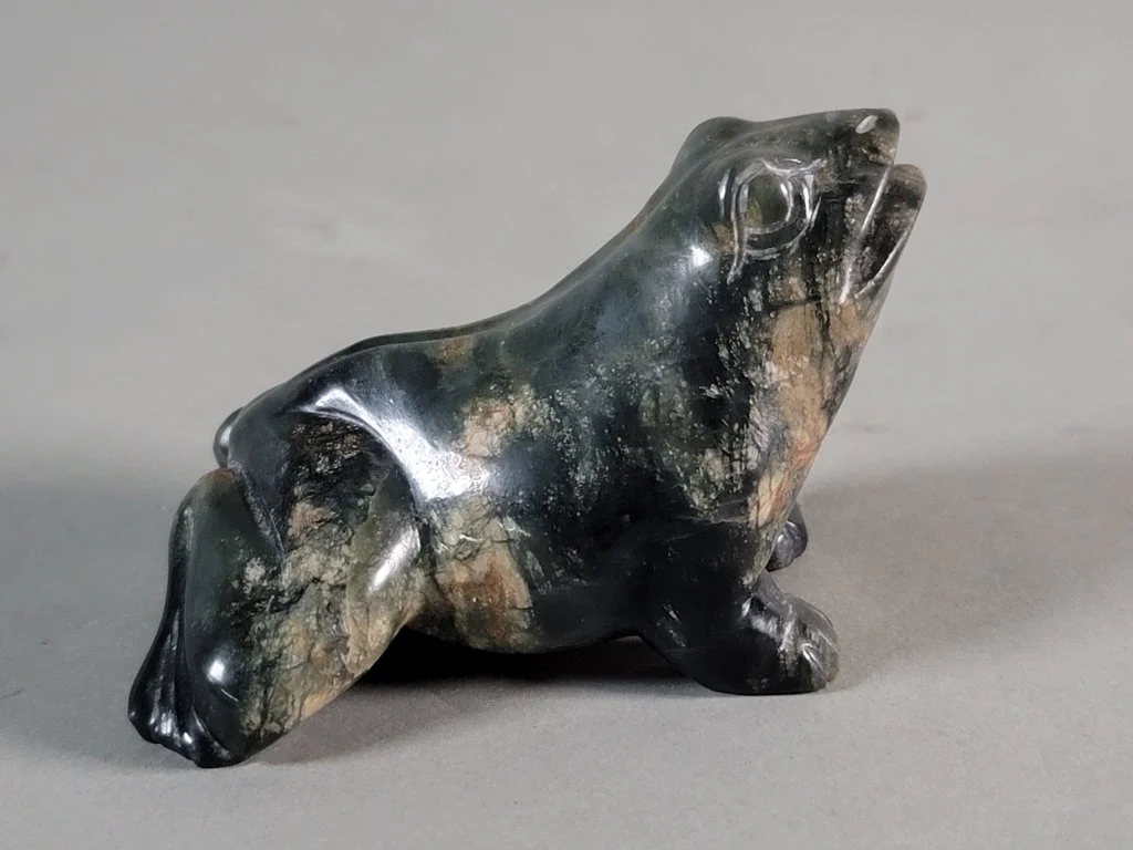 168_Lot_485_Hand_carved_Jadeite_frog_figure.jpg