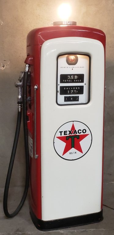005 - Lot 202 - The Wayne Pump Company model 80 Texaco gas pump.jpg