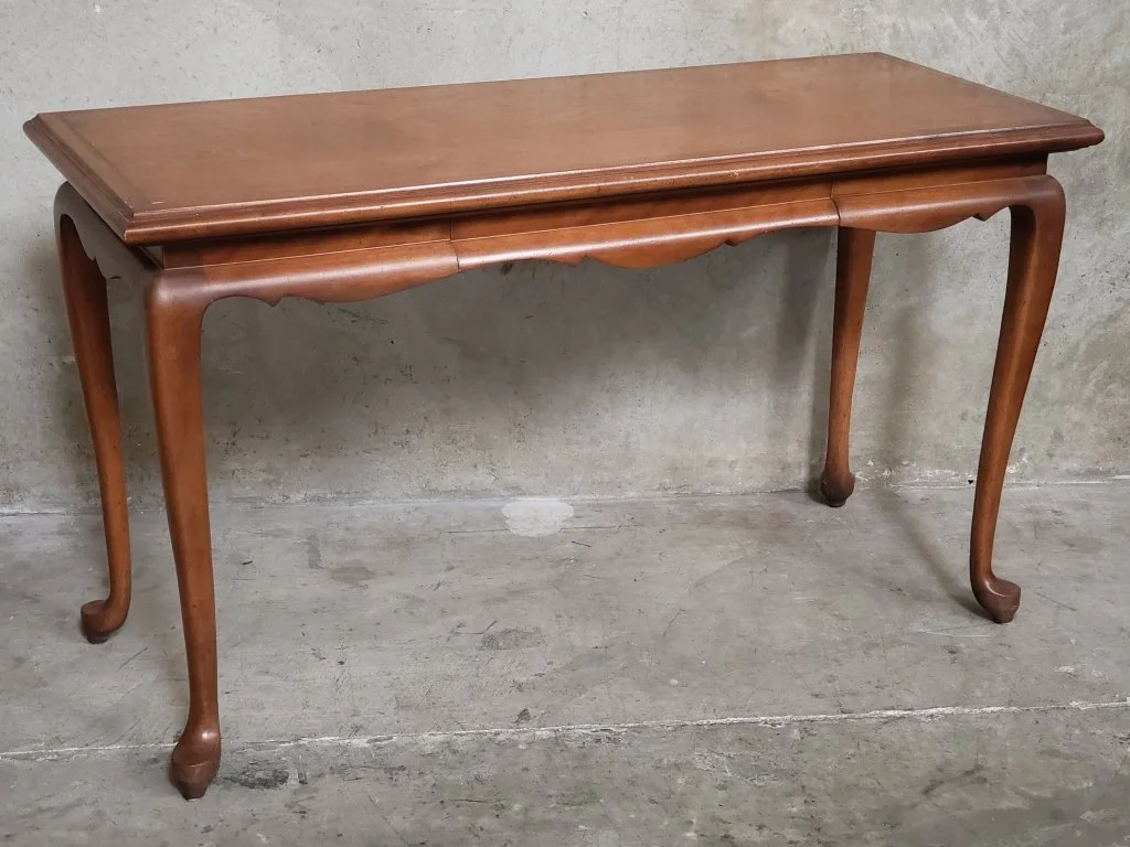 117_Lot_68_Queen_Anne-style_walnut_single_drawer_writing_desk.jpg