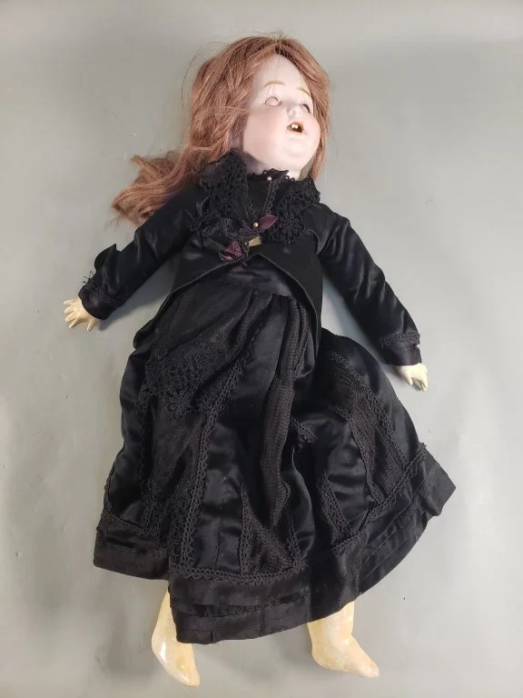 070_Lot_415_Armand_Marseille_antique_German_bisque_doll.jpg