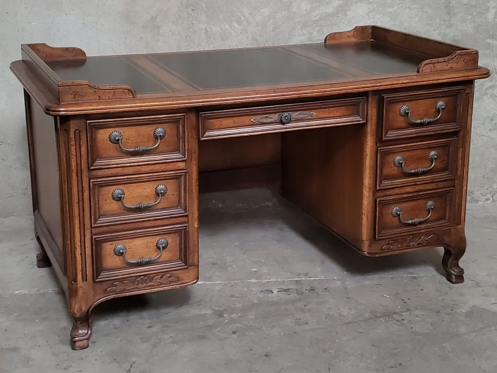 053_Rank_053_Lot_213_Sligh_Lowry_walnut_executive_desk_with_leather_top.jpg