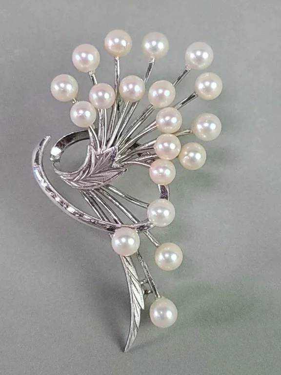 105 - Lot 238 - Vintage sterling silver and pearl brooch.jpg