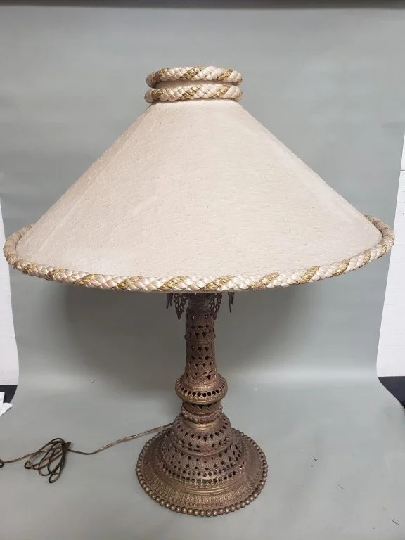 071_Lot_531_Vintage_Middle_Eastern_Moorish-style_pierced_brass_table_lamp.jpg