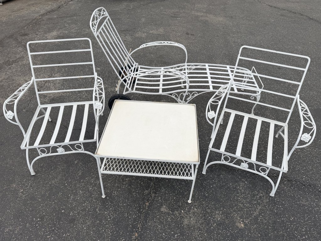 079_Lot_182_Vintage_iron_patio_furniture_set.jpg