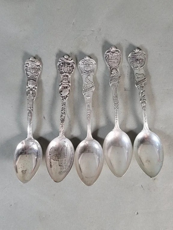 184 - Lot 118 - Five sterling silver souvenir spoons.jpg