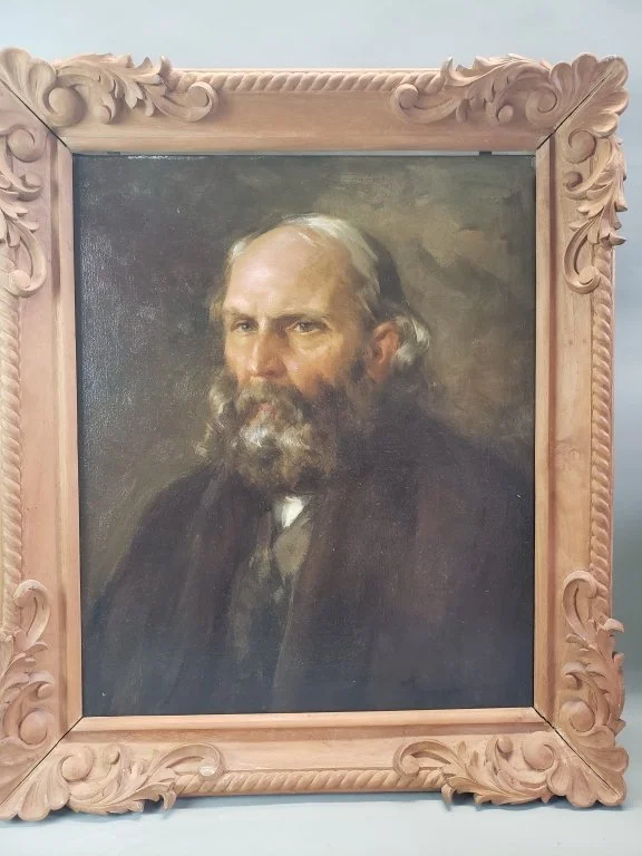 007_Lot_406_Antique_signed_Fernando_Amorsolo_oil_on_canvas_painting_Portrait_of_Peninsular_Cates.jpg