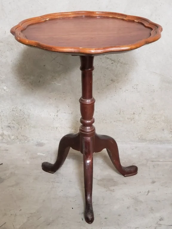 119_Lot_70_Vintage_mahogany_tilt-top_pie_crust_table.jpg