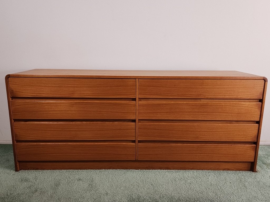 021 - 340h Mid-century Denmark Vinde Mobelfabrik lowboy.jpg