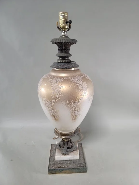 152_Lot_101_Hollywood_Regency_style_metal_and_glass_table_lamp.jpg